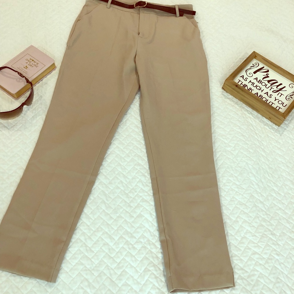 🚨Dress pants in khaki🚨